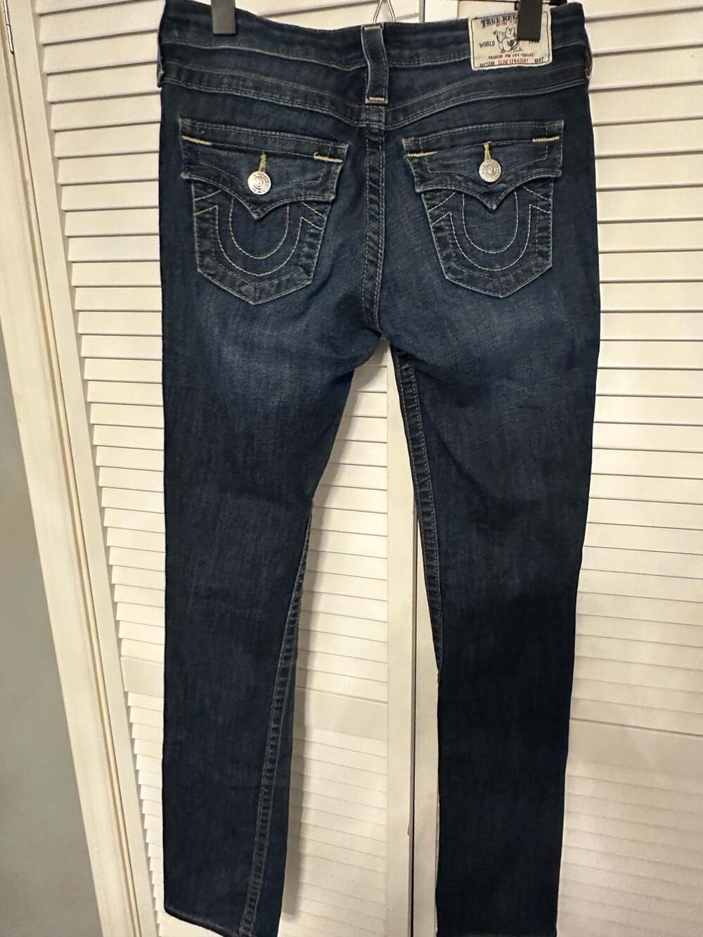 VINTAGE True Religion Slim Straight Jeans Women 28 Dark Wash Yellow Stitch Y2K - Picture 2 of 4